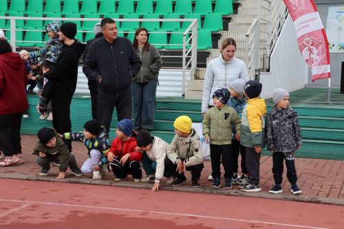Кечкенә йөгерешчеләр зур стартка чыкты