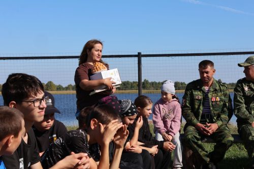 Агыйдел буенда буыннарны бәйләгән «Дан аллеясы»на нигез салдылар