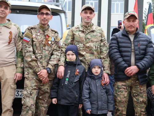 Җиңү килде җирне нурга күмеп, Шатлык белән күзне чылатып!
