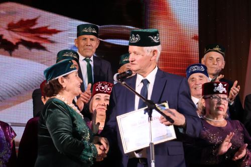Иҗат, сәнгать һәм дуслык бәйрәме: Фәнәвис Дәүләтбаевны олыладылар (Фотолар)