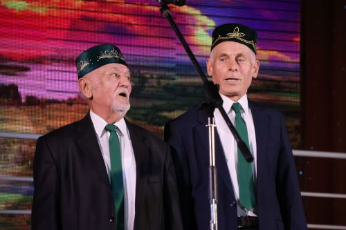 Иҗат, сәнгать һәм дуслык бәйрәме: Фәнәвис Дәүләтбаевны олыладылар (Фотолар)