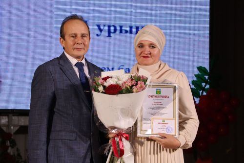 Укытучылар көненә багышланган тантанадан фоторепортаж