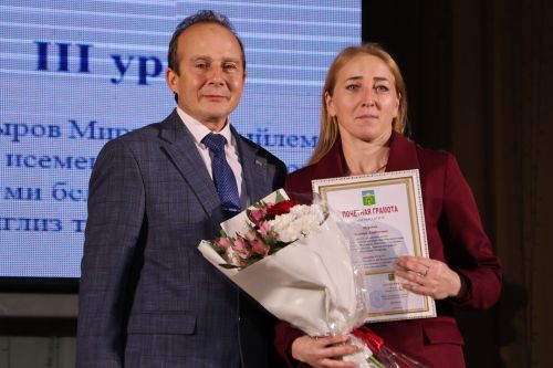 Укытучылар көненә багышланган тантанадан фоторепортаж