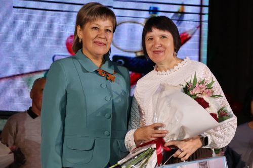 Укытучылар көненә багышланган тантанадан фоторепортаж