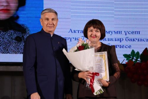 Укытучылар көненә багышланган тантанадан фоторепортаж