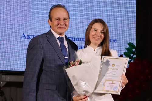 Укытучылар көненә багышланган тантанадан фоторепортаж