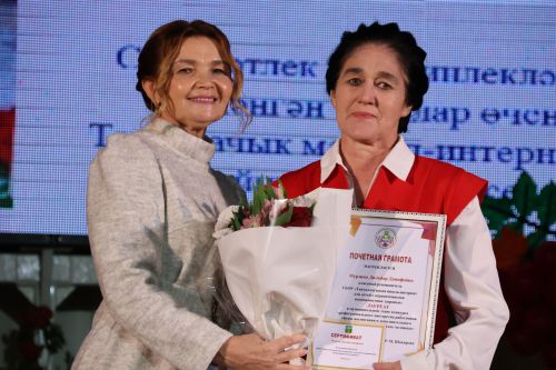 Укытучылар көненә багышланган тантанадан фоторепортаж