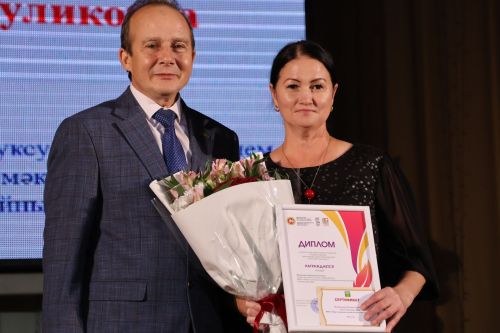 Укытучылар көненә багышланган тантанадан фоторепортаж