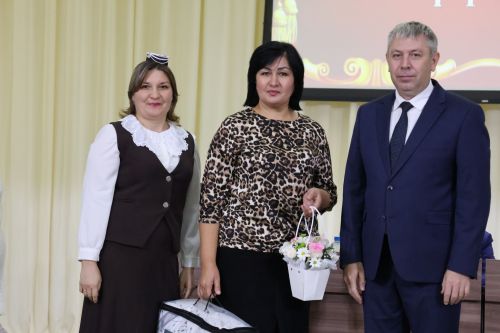 Яңа Әлемдә мәдәният хезмәткәрләре конференциясеннән фоторепортаж