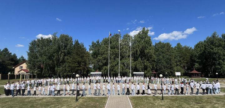 Дуслык һәм бердәмлек мохиты: «Бүләк» лагеренда 21 төбәктән килгән балалар ял итә