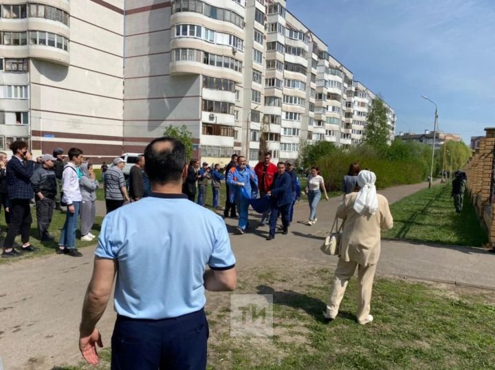 Казан мәктәбендә атучыларның берсе тоткарланган, икенчесе атып үтерелгән