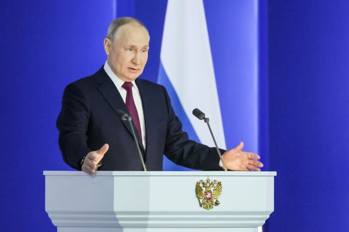Путин: хезмәт коллективлары өчен гарантияләрне ныгыту өстендә эшчәнлек алып барачакбыз