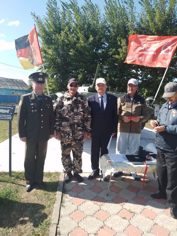 Районыбызның Җиңү паркында Германиядәге Совет гаскәрләре группасы хәрби көчләрендә хезмәт итүчеләргә стела куелачак