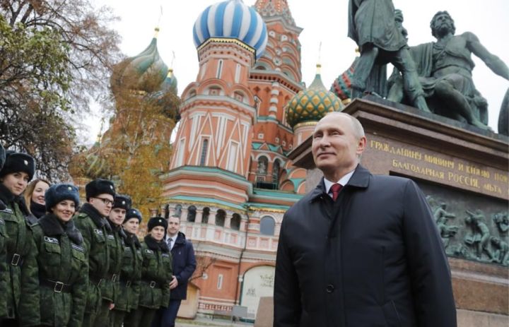 Бәйрәм тарихына күз салып- Халыклар бердәмлеге көне К. Минин һәм Д. Пожарский ополчениесенең Мәскәүне поляклардан азат итүе белән бәйле