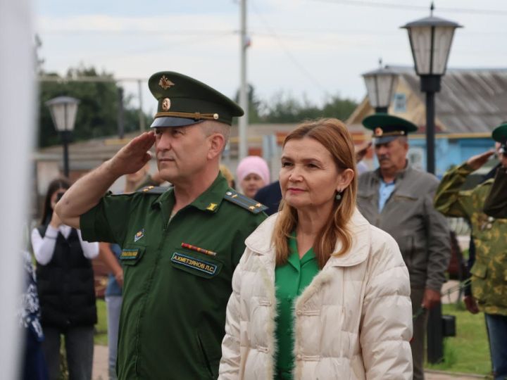 Актанышның «Җиңү» паркында Германиядә хәрби хезмәттә булган райондашларга багышлап һәйкәл ачылды