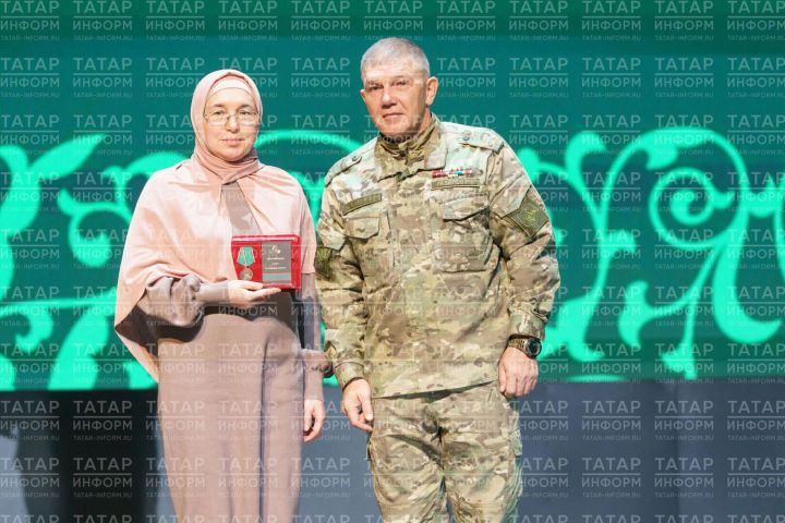 Актаныш районыннан Елена Арсланова «Фронтка ярдәм өчен» медале белән бүләкләнде
