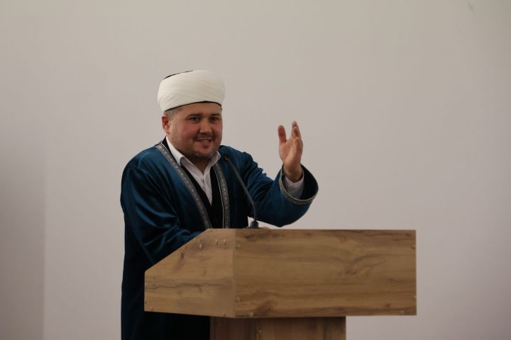 Актанышта Казыйлар утырышында: Имамның эше никах уку, исем кушу гына түгел