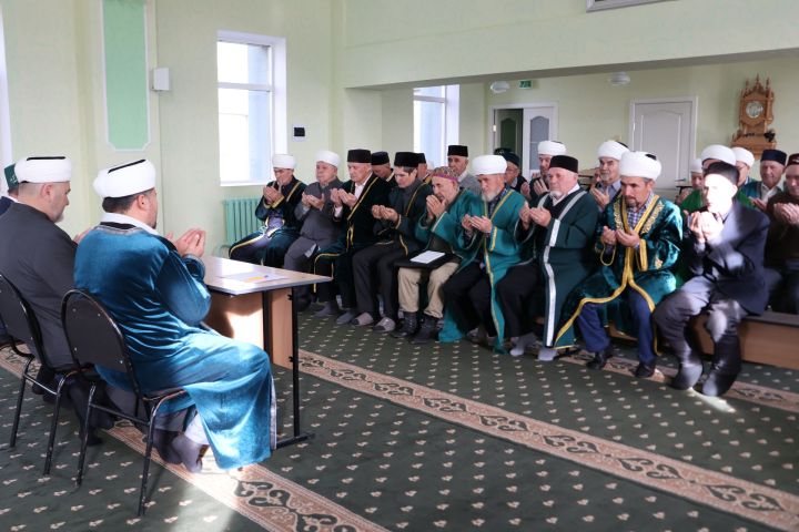 Дини тормыш һәм иминлек: Актанышка имамнар җыелды