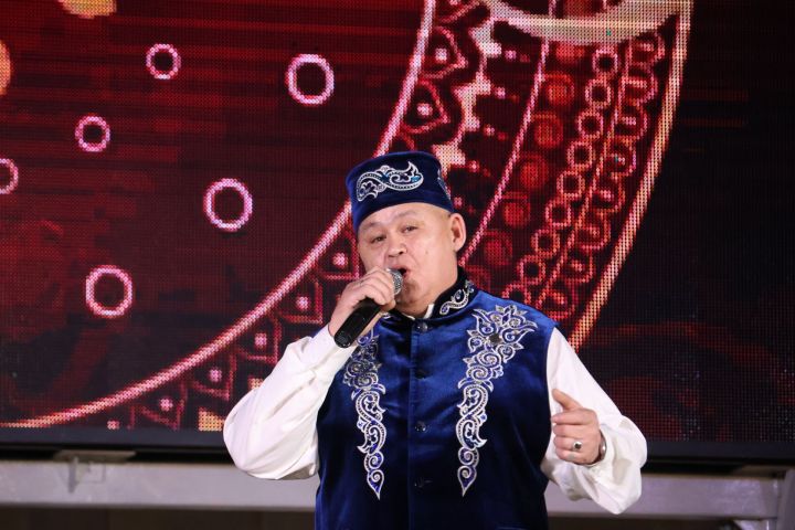 Роберт Сәләхиевне искә алу чарасыннан безнең фотолар