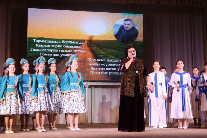 Роберт Сәләхиевне искә алу чарасыннан безнең фотолар
