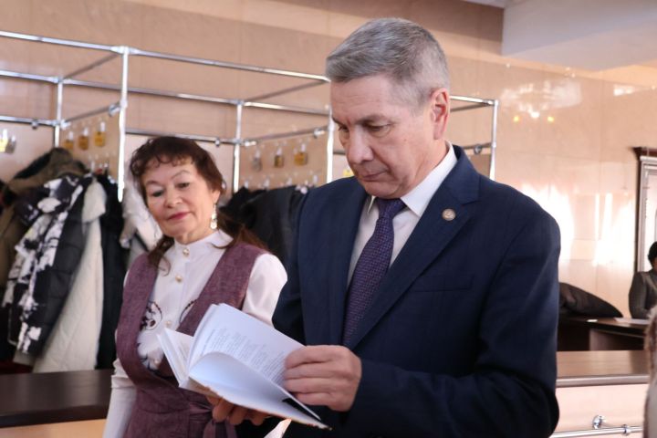 Роберт Сәләхиевне искә алу чарасыннан безнең фотолар