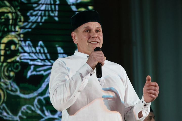 Роберт Сәләхиевне искә алу чарасыннан безнең фотолар