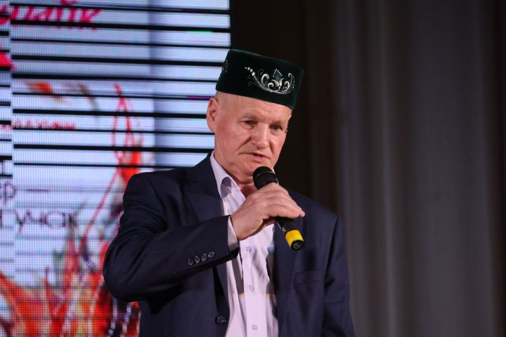 Роберт Сәләхиевне искә алу чарасыннан безнең фотолар