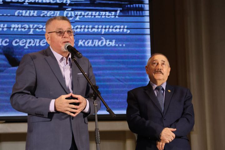Роберт Сәләхиевне искә алу чарасыннан безнең фотолар