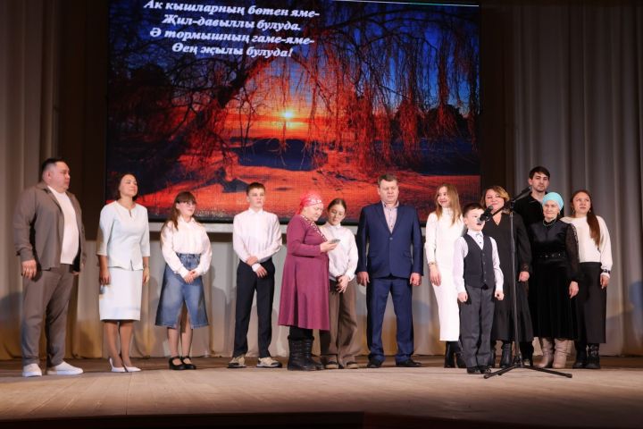 Роберт Сәләхиевне искә алу чарасыннан безнең фотолар