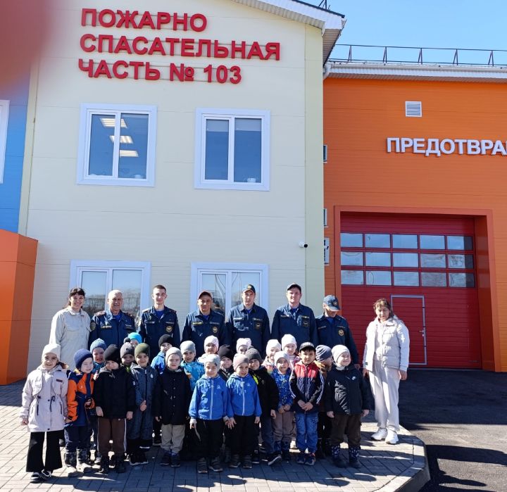 Актанышта балалар өчен файдалы экскурсия: янгын-коткару бүлегенә сәяхәт