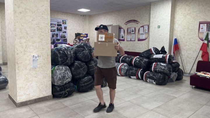 Халык көче — фронтка терәк: Актаныштан чираттагы гуманитар йөк юлга чыкты