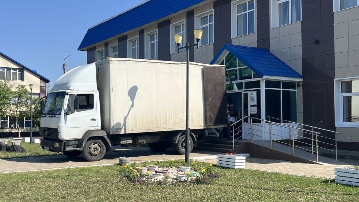 Халык көче — фронтка терәк: Актаныштан чираттагы гуманитар йөк юлга чыкты