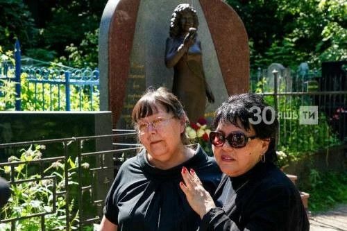 Татарстанның халык артисты Әлфия Авзалованың кызы Гүзәл Авзалова вафат