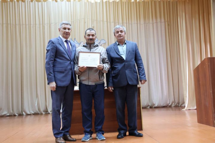 Күңелле мизгелләргә бай очрашу